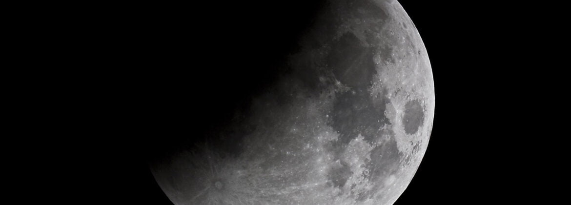 De Maan gefotografeerd met de 25cm F5 newton