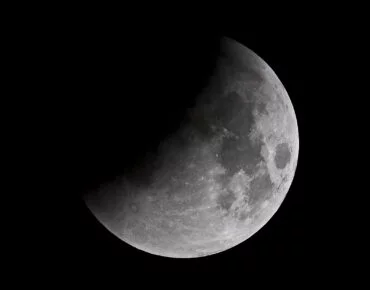 De Maan gefotografeerd met de 25cm F5 newton