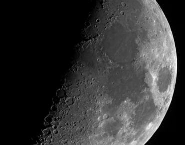 De maan met de Intes Maknewton 18 cm van Tivoli